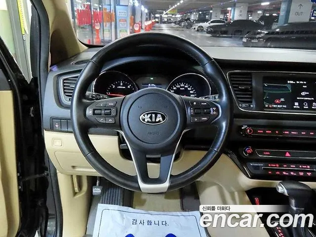 Kia Carnival 2019 thumb 10
