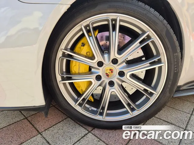 Porsche Panamera 2019 thumb 10