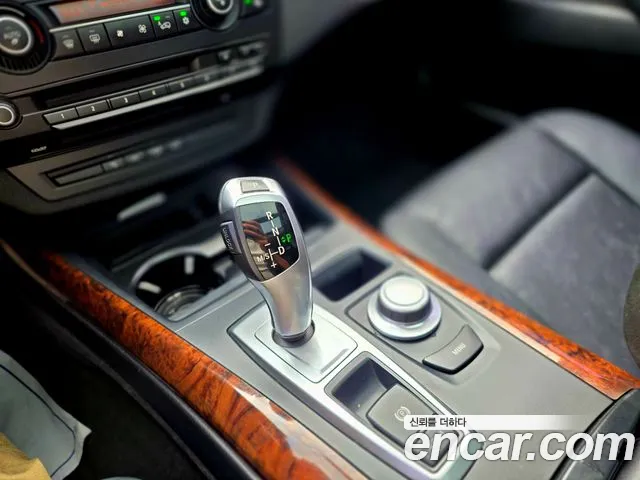 BMW X5 2009 thumb 10