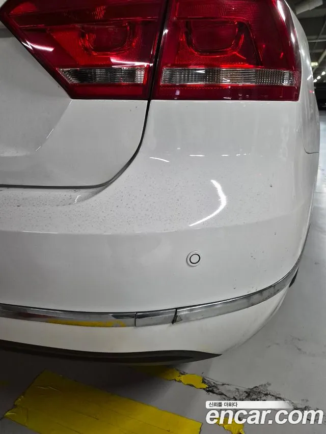 Volkswagen Passat (North America and China) 2014 thumb 2