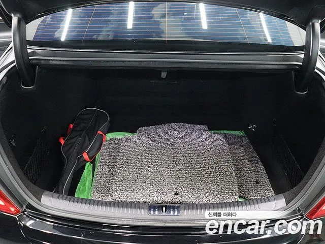 Genesis G90 2016 thumb 5