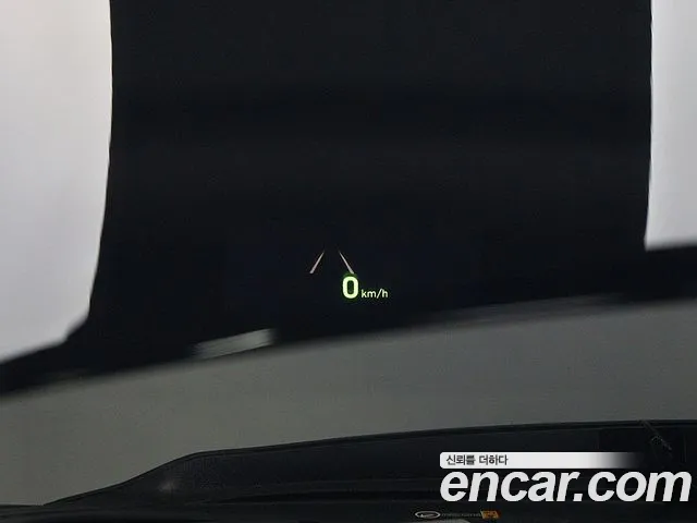 Genesis G90 2016 thumb 9