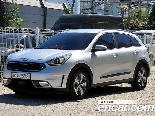 Kia Niro 2018 thumb 2