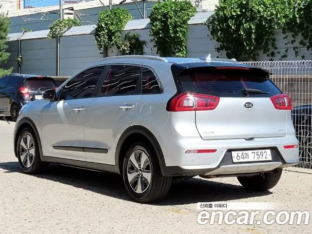 Kia Niro 2018 thumb 3