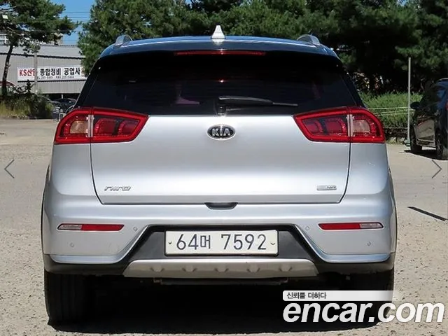 Kia Niro 2018 thumb 4