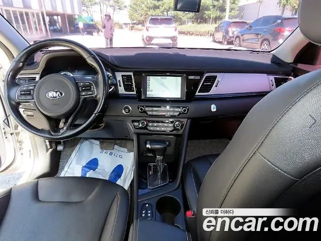 Kia Niro 2018 thumb 7