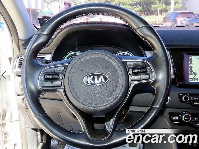 Kia Niro 2018 thumb 8