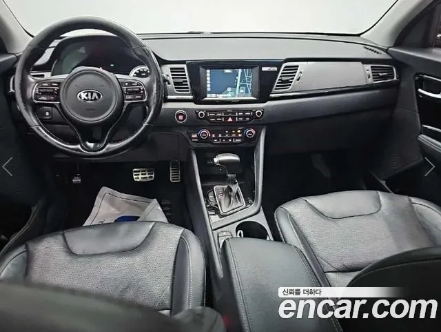 Kia Niro 2016 thumb 8