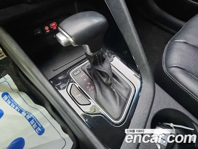 Kia Niro 2016 thumb 9