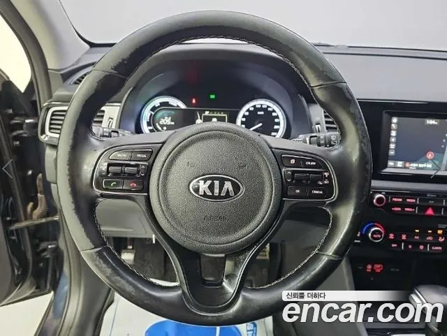 Kia Niro 2016 thumb 10