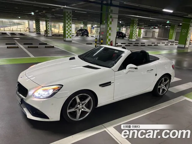 Mercedes-Benz SLC-Class 2017 thumb 3