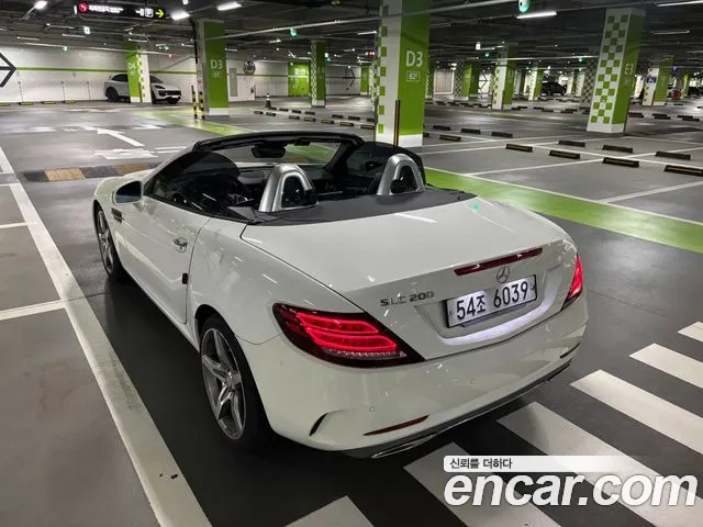 Mercedes-Benz SLC-Class 2017 thumb 6
