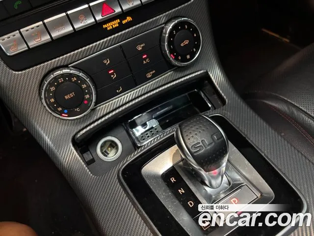 Mercedes-Benz SLC-Class 2017 thumb 10