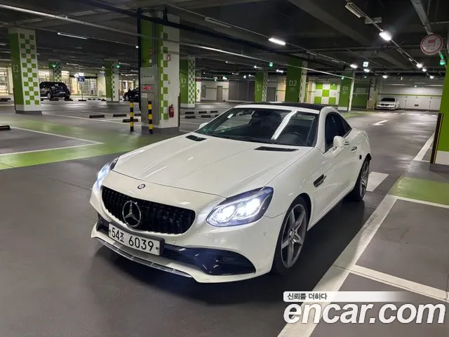 Mercedes-Benz SLC-Class 2017 thumb 11