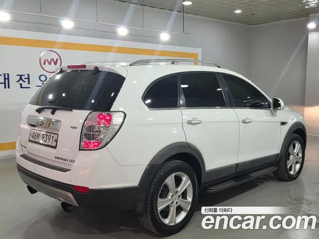 ChevroletGMDaewoo Captiva 2012 thumb 4