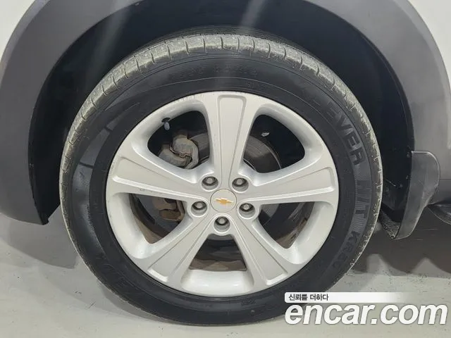 ChevroletGMDaewoo Captiva 2012 thumb 5