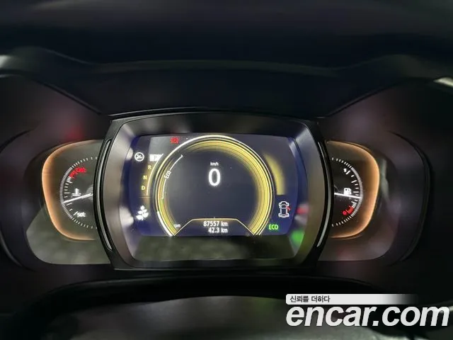 Renault-KoreaSamsung Koleos 2019 thumb 8