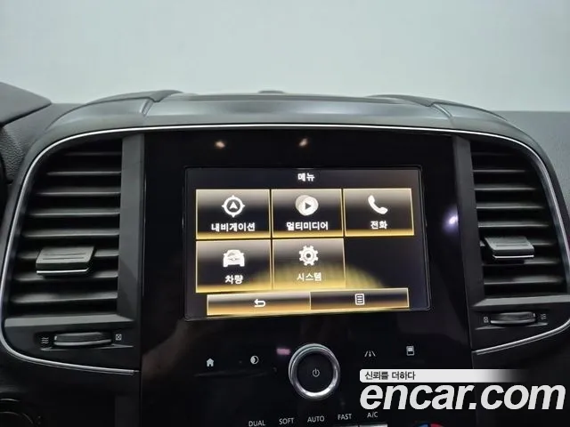 Renault-KoreaSamsung Koleos 2016 thumb 9