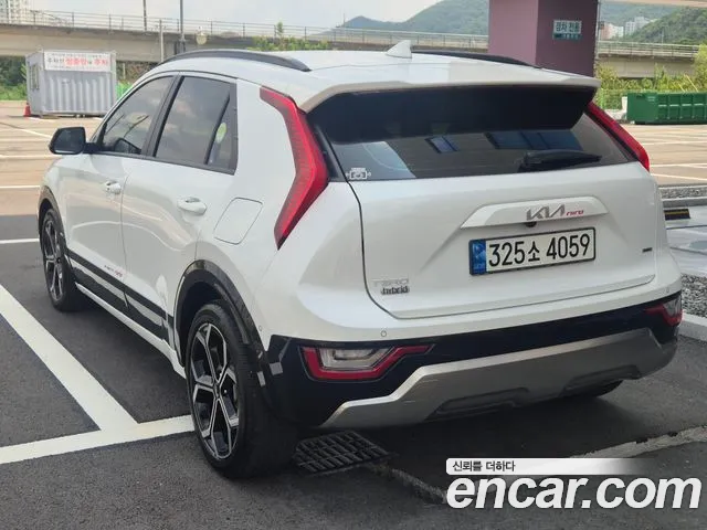 Kia Niro 2022 thumb 2