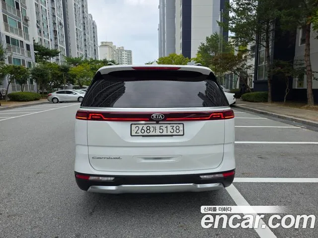 Kia Carnival 2020 thumb 4