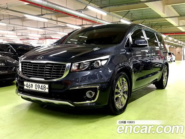 Kia Carnival 2015 thumb 11