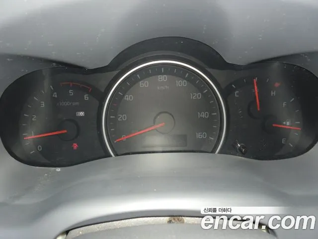 Kia Carnival 2013 thumb 3