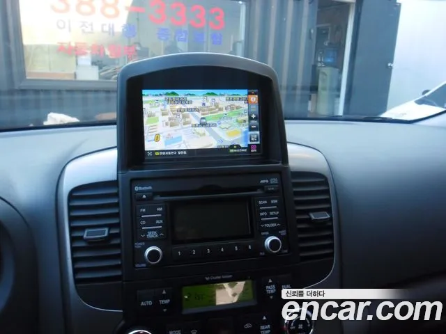 Kia Carnival 2013 thumb 4