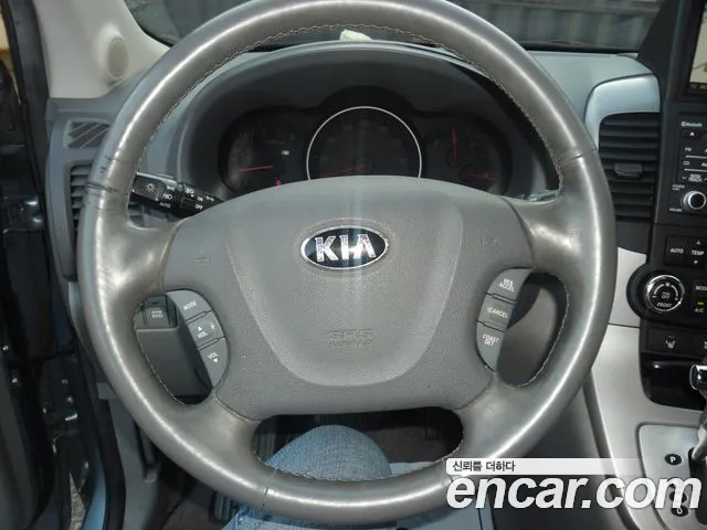 Kia Carnival 2013 thumb 7