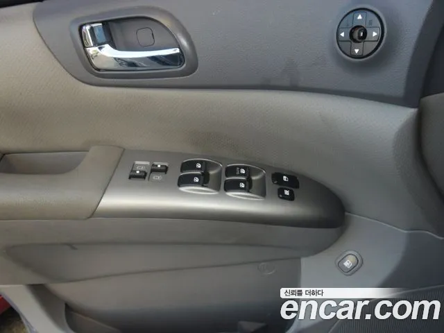 Kia Carnival 2013 thumb 9
