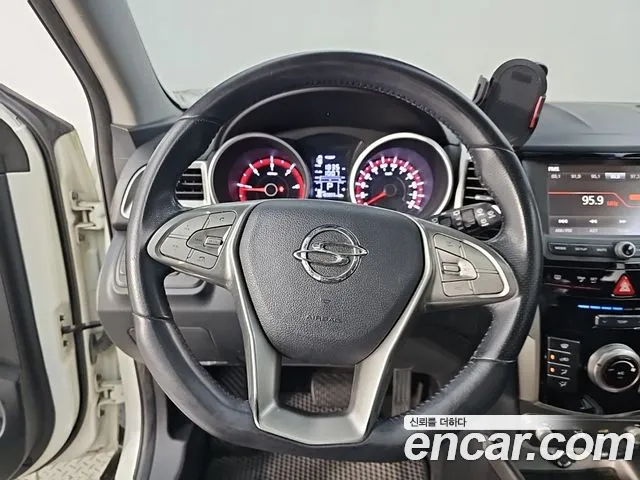 KG_Mobility_Ssangyong TIBOLI 2016 thumb 9