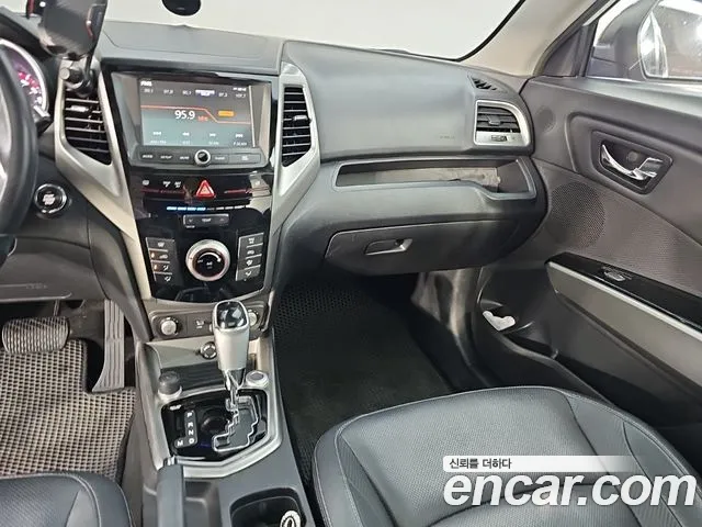 KG_Mobility_Ssangyong TIBOLI 2016 thumb 10