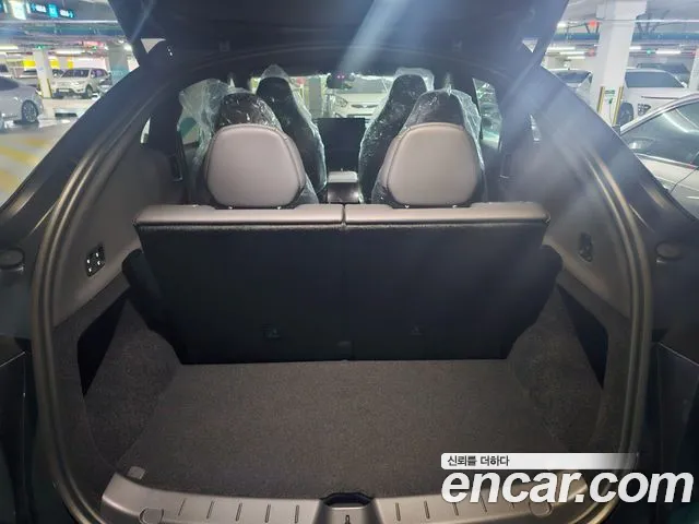 Tesla Model Y 2026 thumb 2