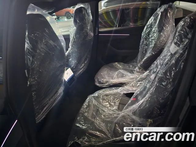 Tesla Model Y 2026 thumb 3