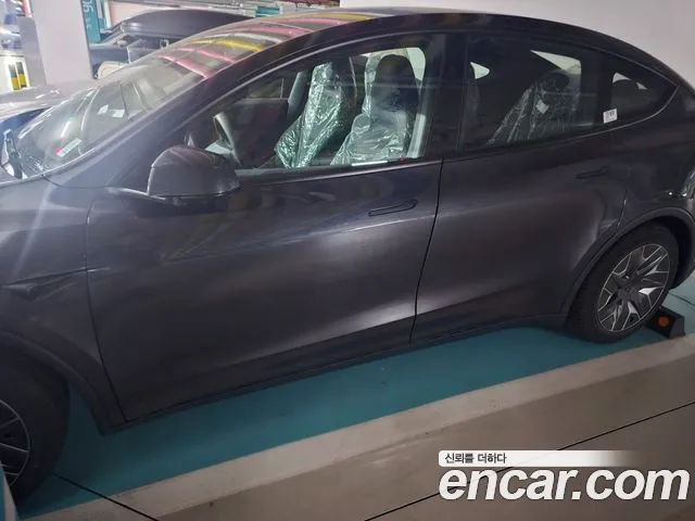 Tesla Model Y 2026 thumb 7