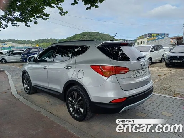 Hyundai Santa Fe 2012 thumb 4