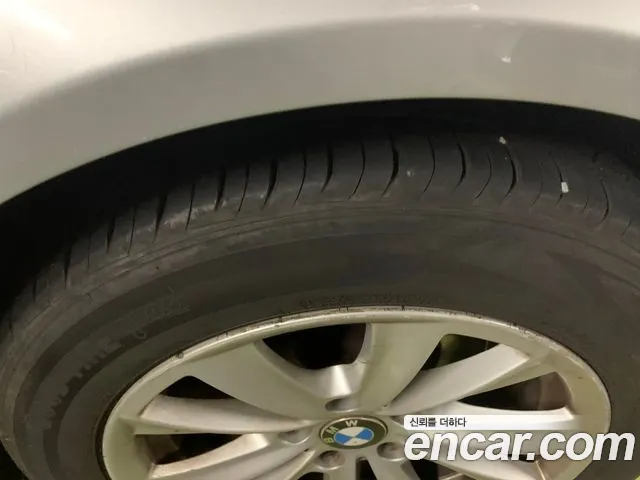 BMW 5-Series 2012 thumb 5
