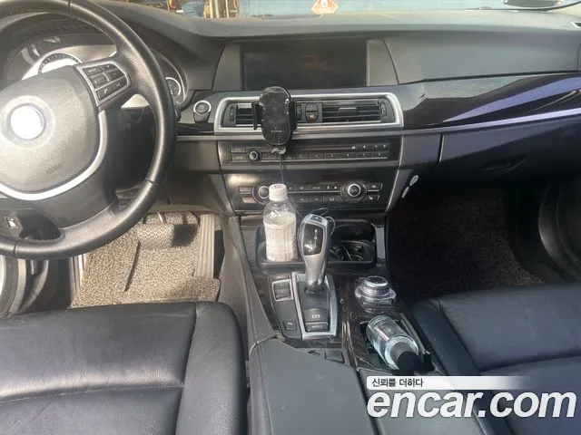 BMW 5-Series 2012 thumb 7