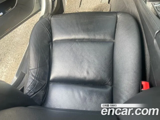 BMW 5-Series 2012 thumb 8