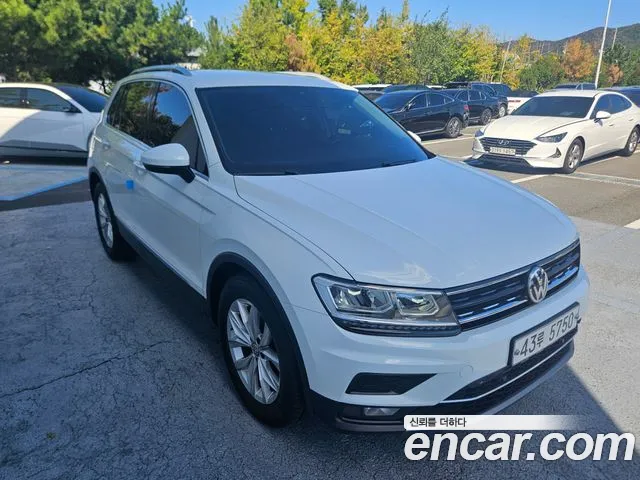 Volkswagen Tiguan 2018 thumb 3