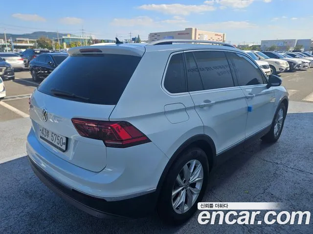 Volkswagen Tiguan 2018 thumb 6