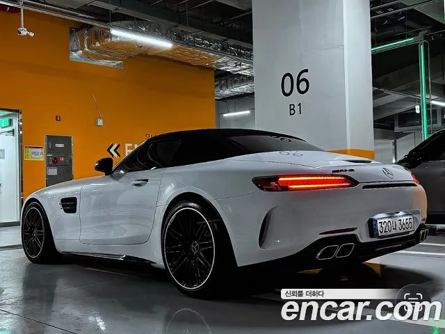 Mercedes-Benz AMG GT 2021 thumb 5
