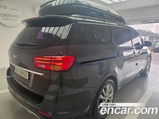 Kia Carnival 2018 thumb 6