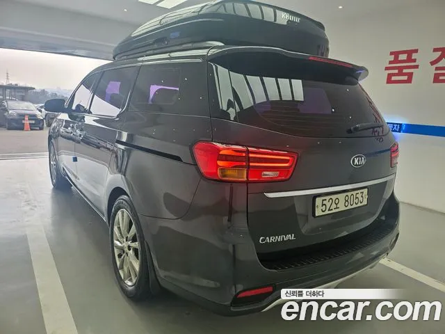 Kia Carnival 2018 thumb 8