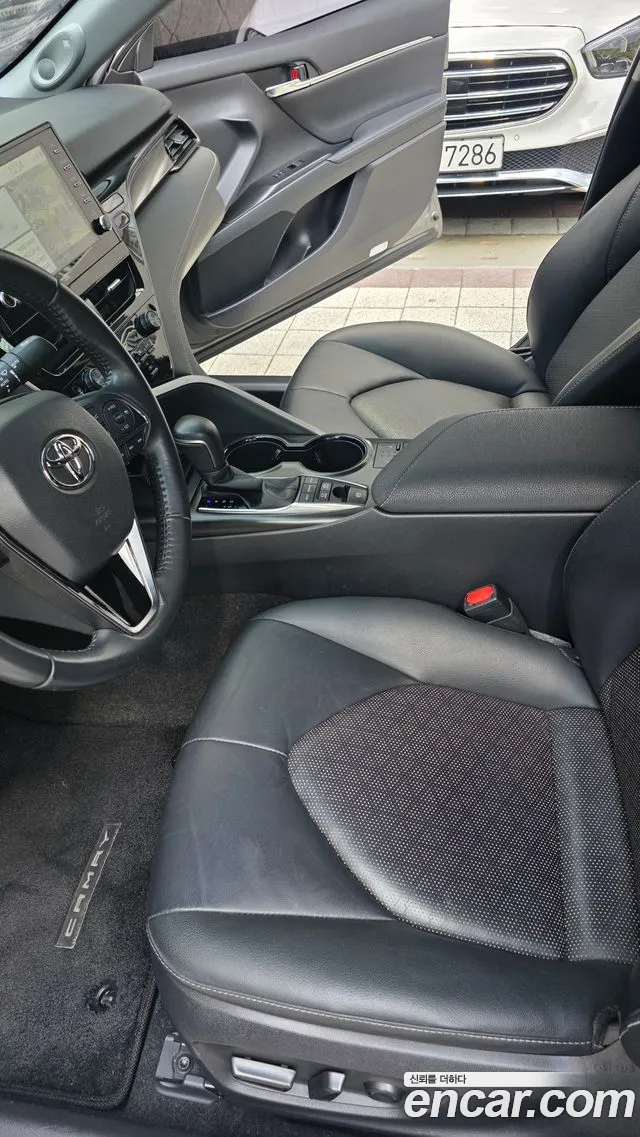 Toyota Camry 2022 thumb 10