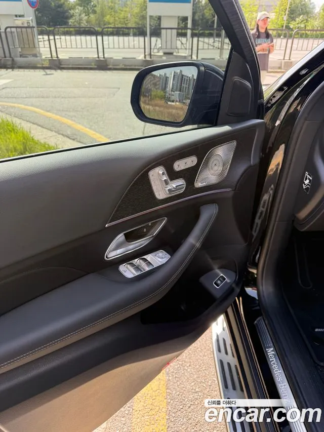 Mercedes-Benz GLE 2025 thumb 9