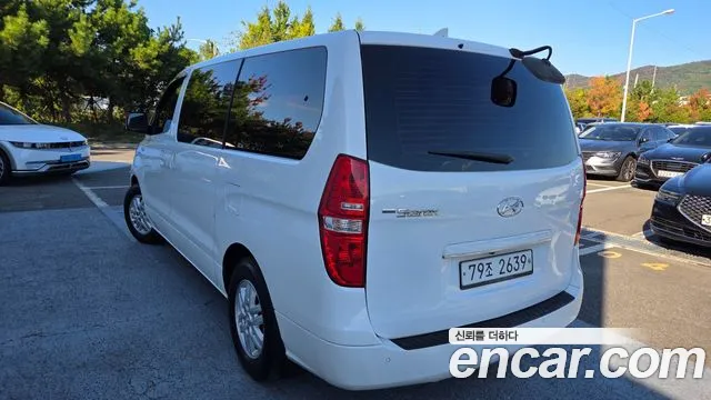 Hyundai Starex 2017 thumb 2