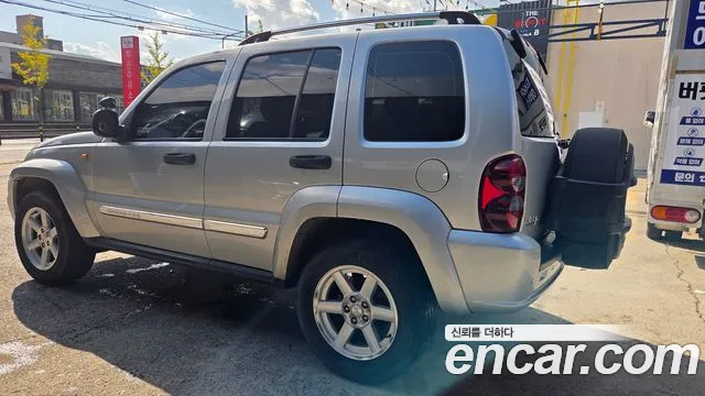 Jeep Cherokee 2005 thumb 4