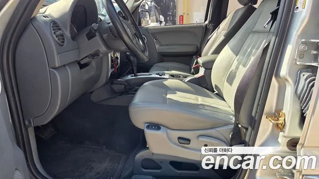 Jeep Cherokee 2005 thumb 9