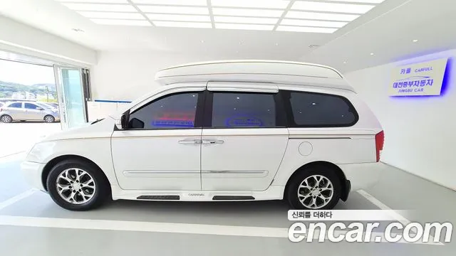 Kia Carnival 2013 thumb 2