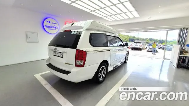 Kia Carnival 2013 thumb 5